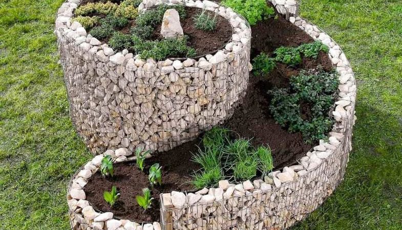 Цветник и клумбы из камня: создаем красоту своими руками