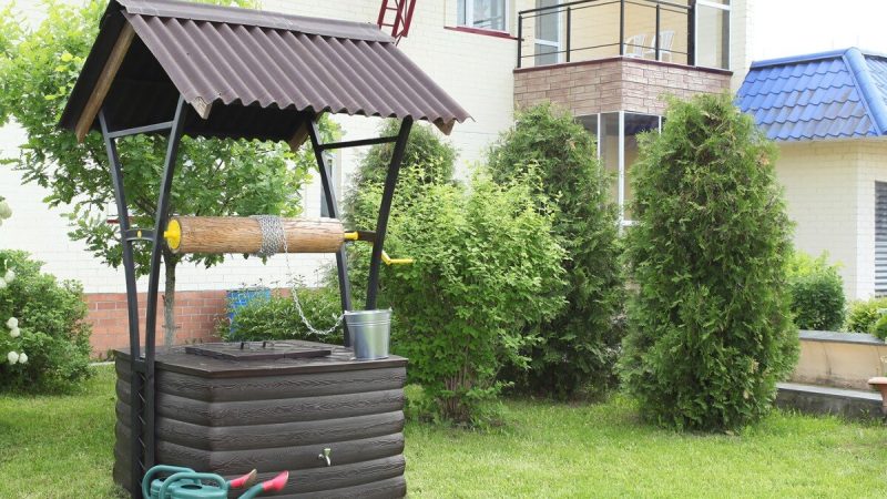 Колодец на даче своими руками: дизайн, фото, строительство